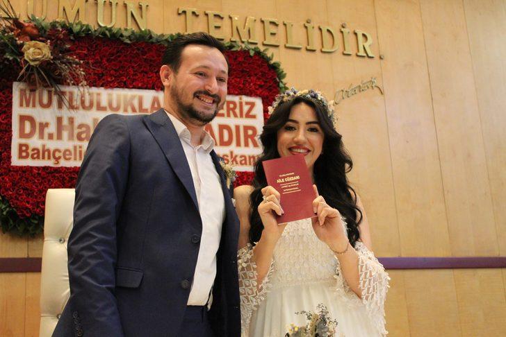 Nikah dairelerinde 'özel gün' yoğunluğu! G3
