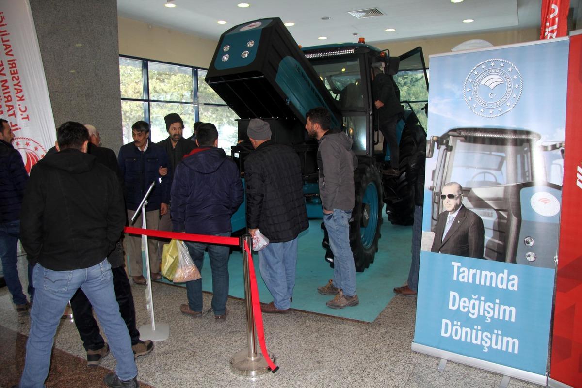 Yerli ve milli elektrikli trakt&ouml;re yoğun ilgi