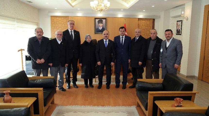 Vali G&uuml;naydın, T&uuml;rkiye Harp Malul&uuml; Gaziler Şehit Dul ve Yetimleri Derneği Kayseri Şube Başkanı Ali Yavuz ve y&ouml;netimini kabul etti