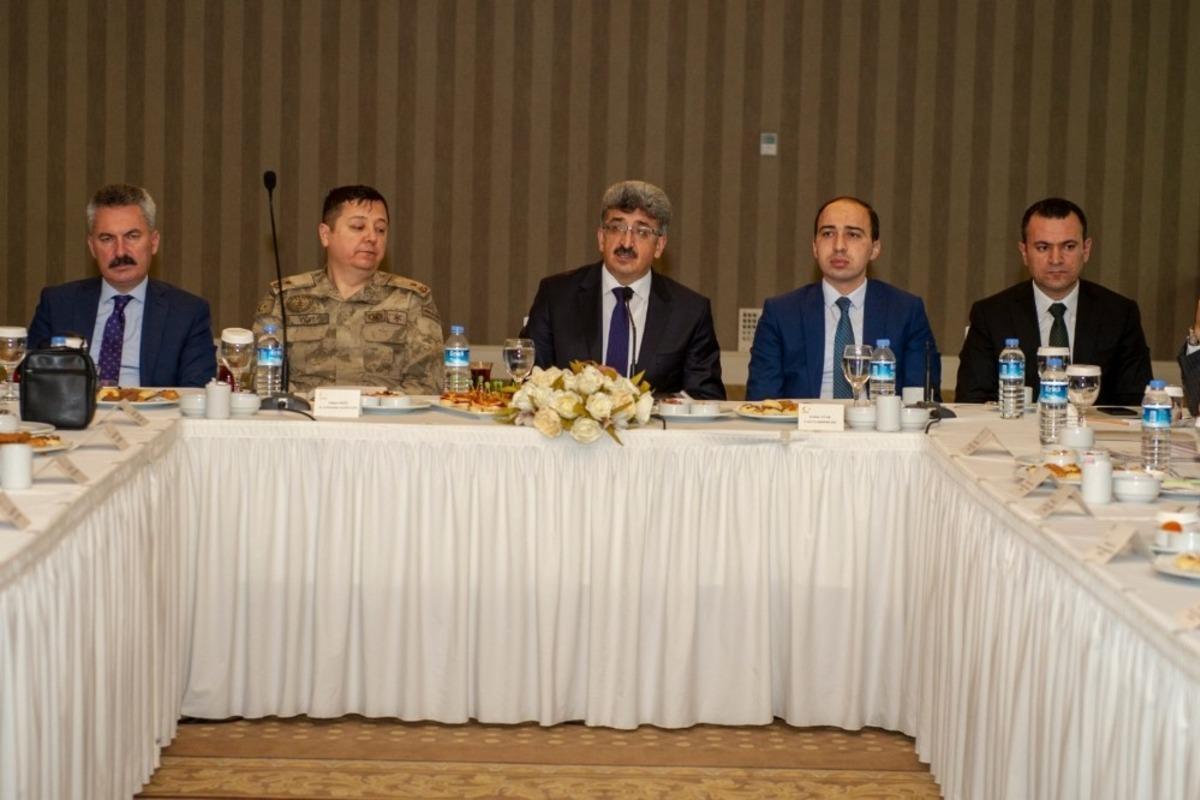 Van&rsquo;da karla m&uuml;cadele değerlendirme toplantısı