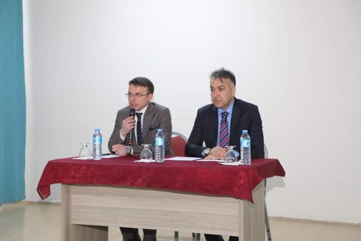 Vali &Ccedil;ağatay muhtarlarla bir araya geldi