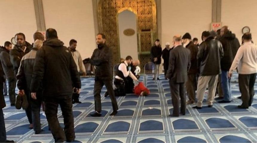 Son dakika: Londra'da camide saldırı! Namaz kılan bir din görevlisini bıçakladı