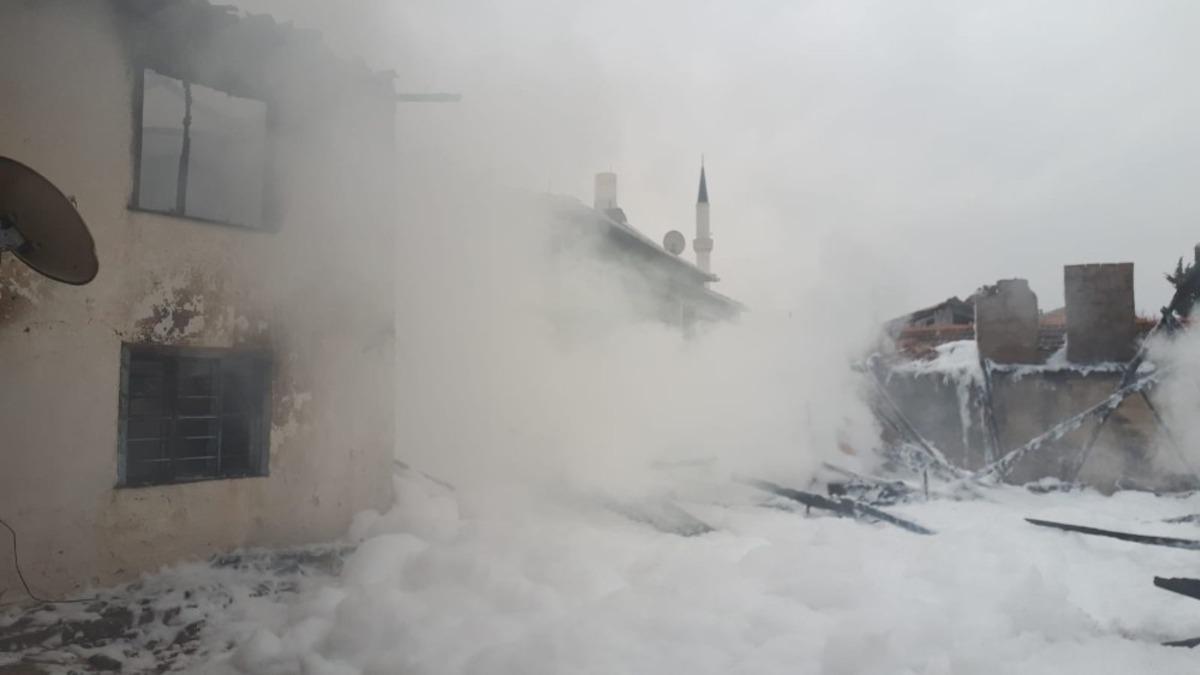 Amasya&rsquo;da ev yangını