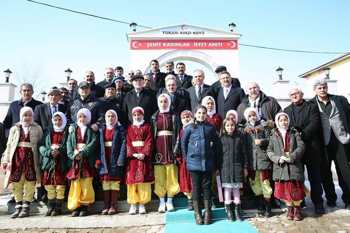 Yukarı Kırzılı şehit kadınlar İffet Anıtı&rsquo;nda anıldı
