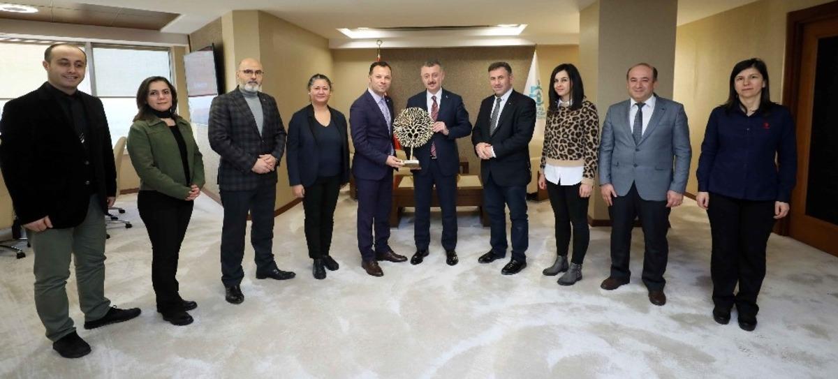 Başkan B&uuml;y&uuml;kakın, &lsquo;&rsquo;Sevdamız Kocaeli diyerek &ccedil;alışıyoruz&rsquo;&rsquo;