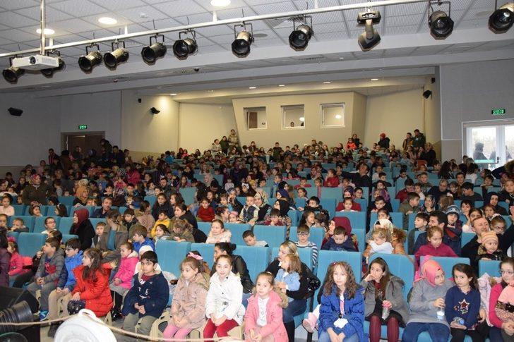 Kartepeli çocuklar tiyatroyla öğreniyor G4