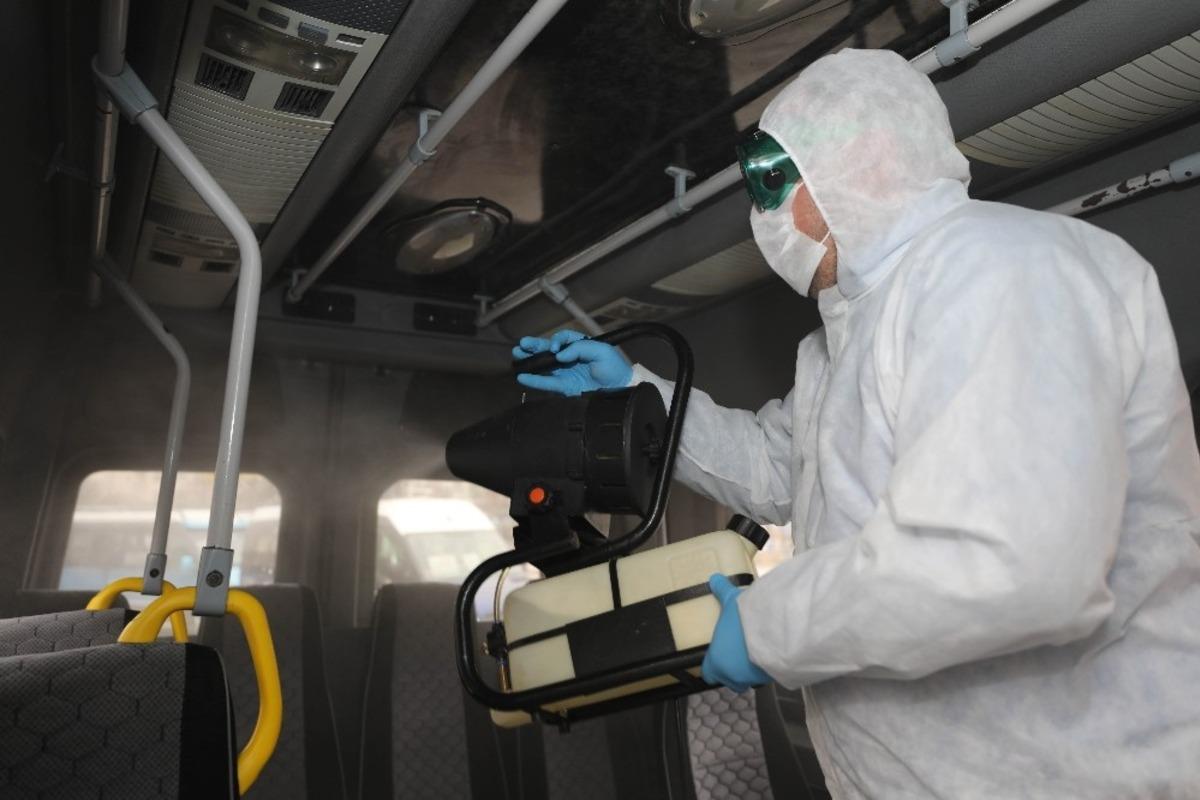 Sincan&rsquo;da dolmuşlar ve taksiler salgın hastalıklara karşı ila&ccedil;landı