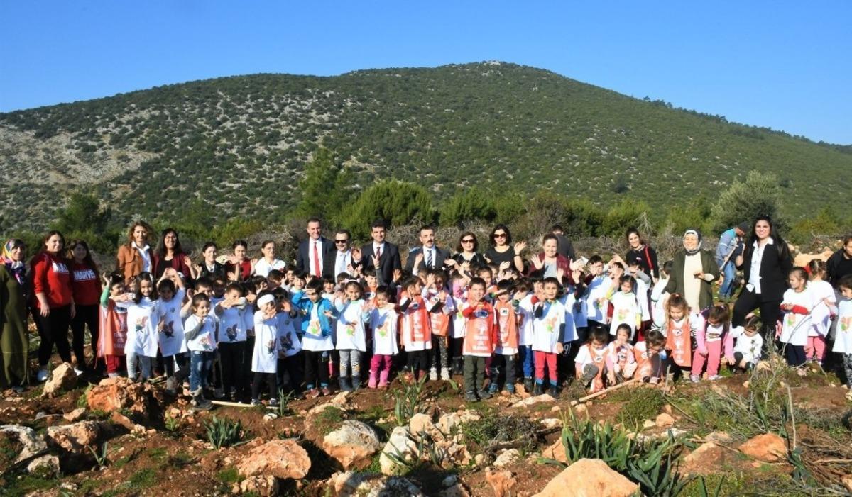 &Ouml;zlem &Ouml;ğretmen anısına hatıra ormanı oluşturuldu