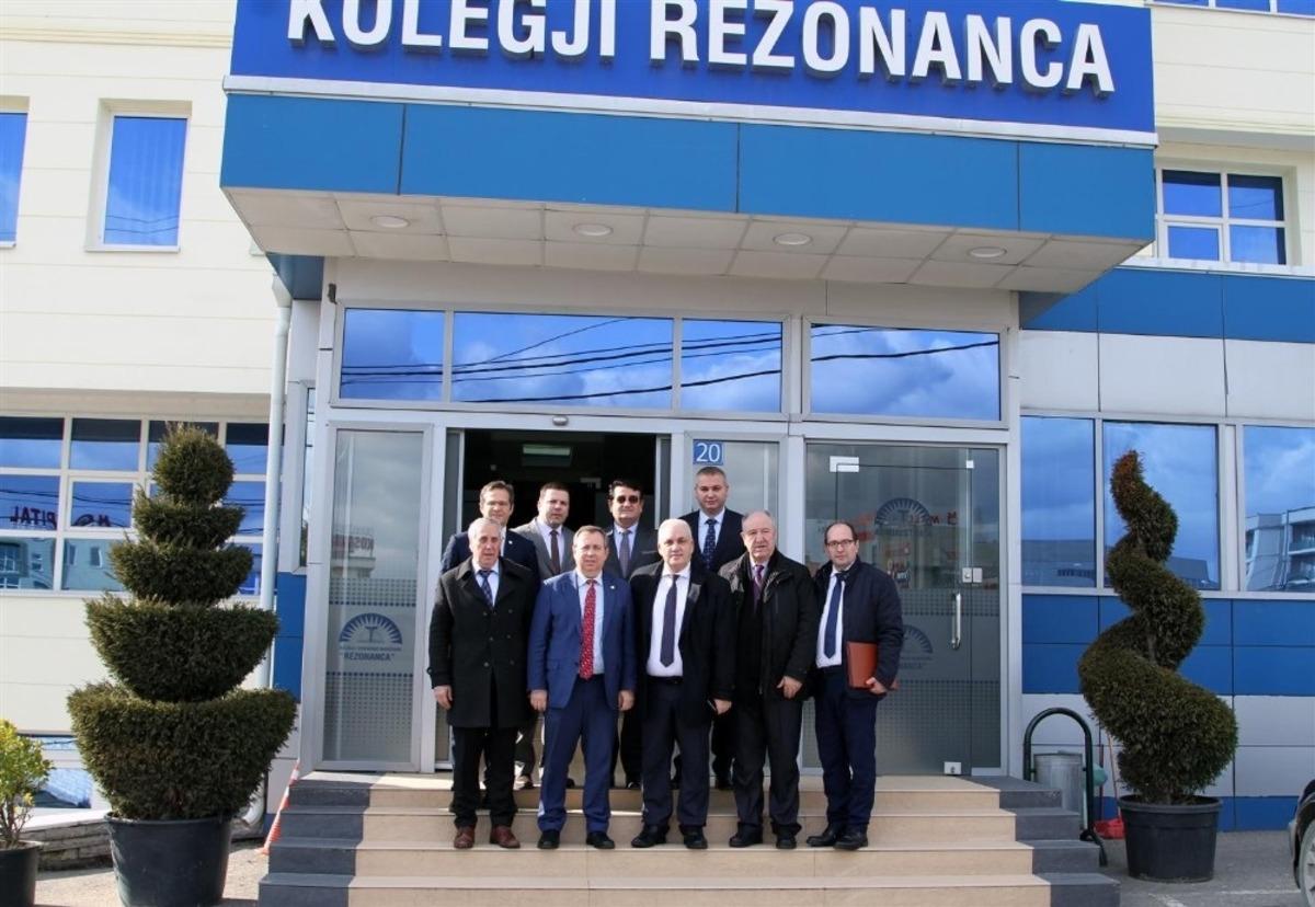 Trakya &Uuml;niversitesi ile Kosova Rezonanca Tıp Bilimleri &Uuml;niversitesi arasında iş birliği anlaşması