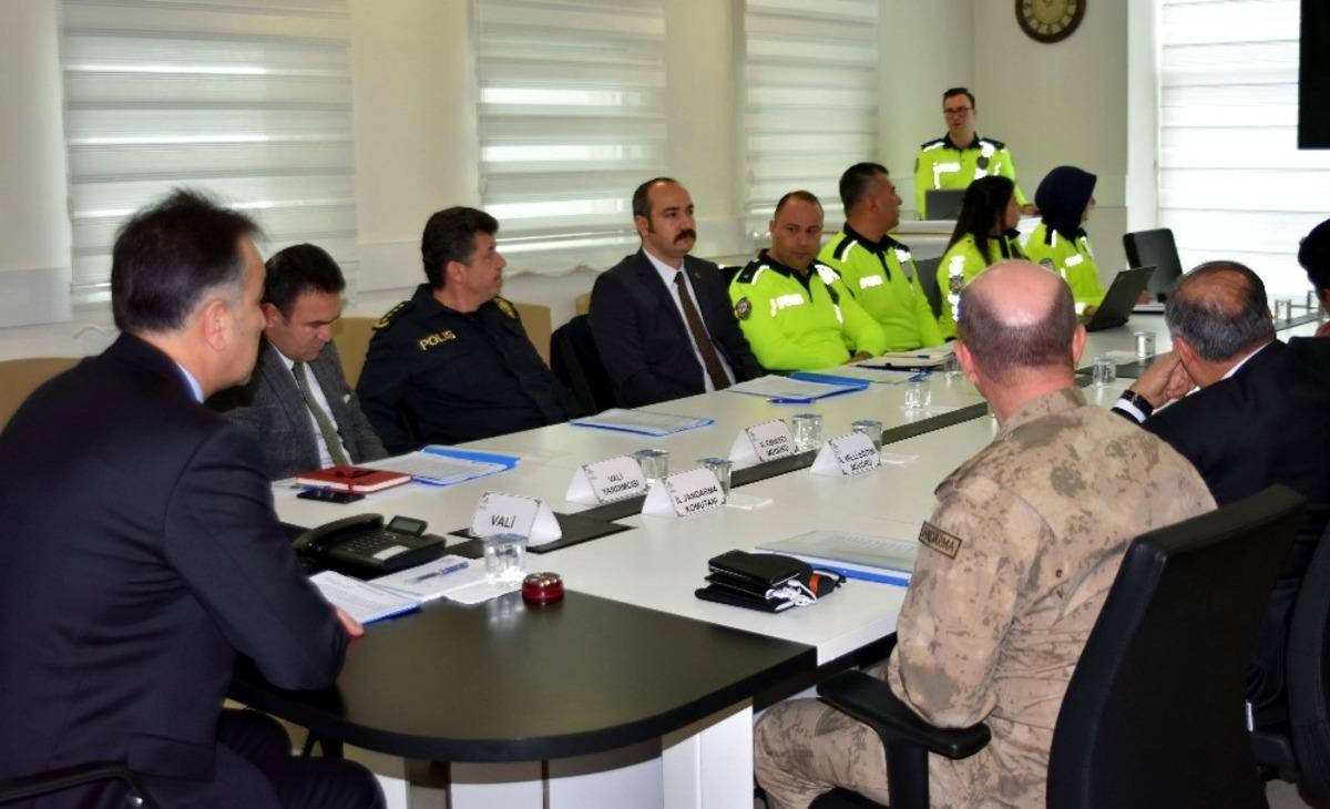 Bitlis&rsquo;te &lsquo;otob&uuml;s kazalarının &ouml;nlenmesi&rsquo; konulu toplantı