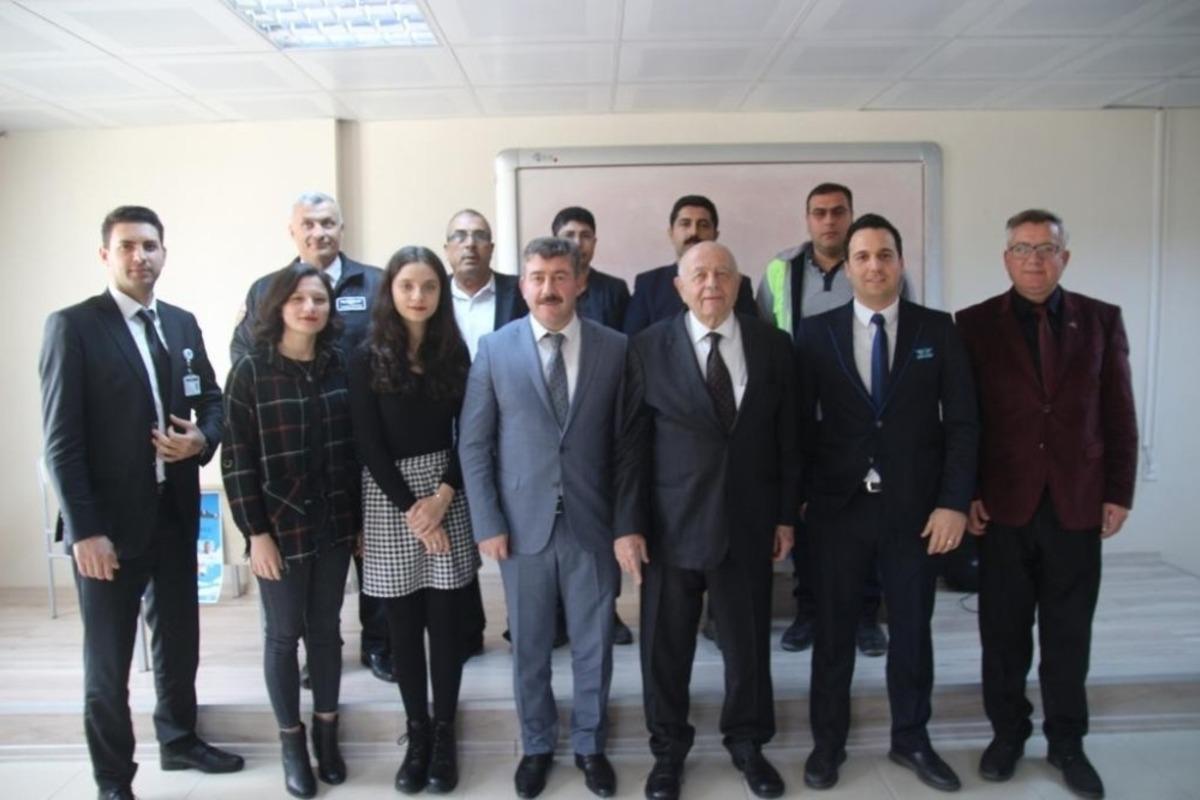 Edremit Sivil Havacılık Y&uuml;ksekokulu&rsquo;nda &rsquo;Havacılık S&ouml;yleşileri ve Kariyer&rsquo; konulu seminer d&uuml;zenlendi