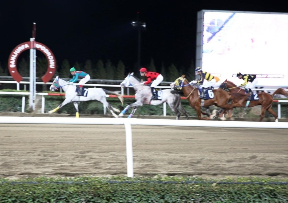 Başkanlık koşusunu Pirsus kazandı