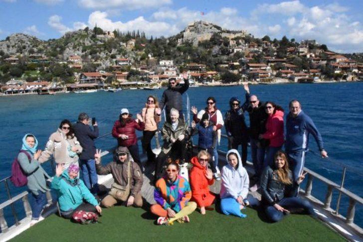 Antalya'da Rus turistlerin deniz keyfi!  G3