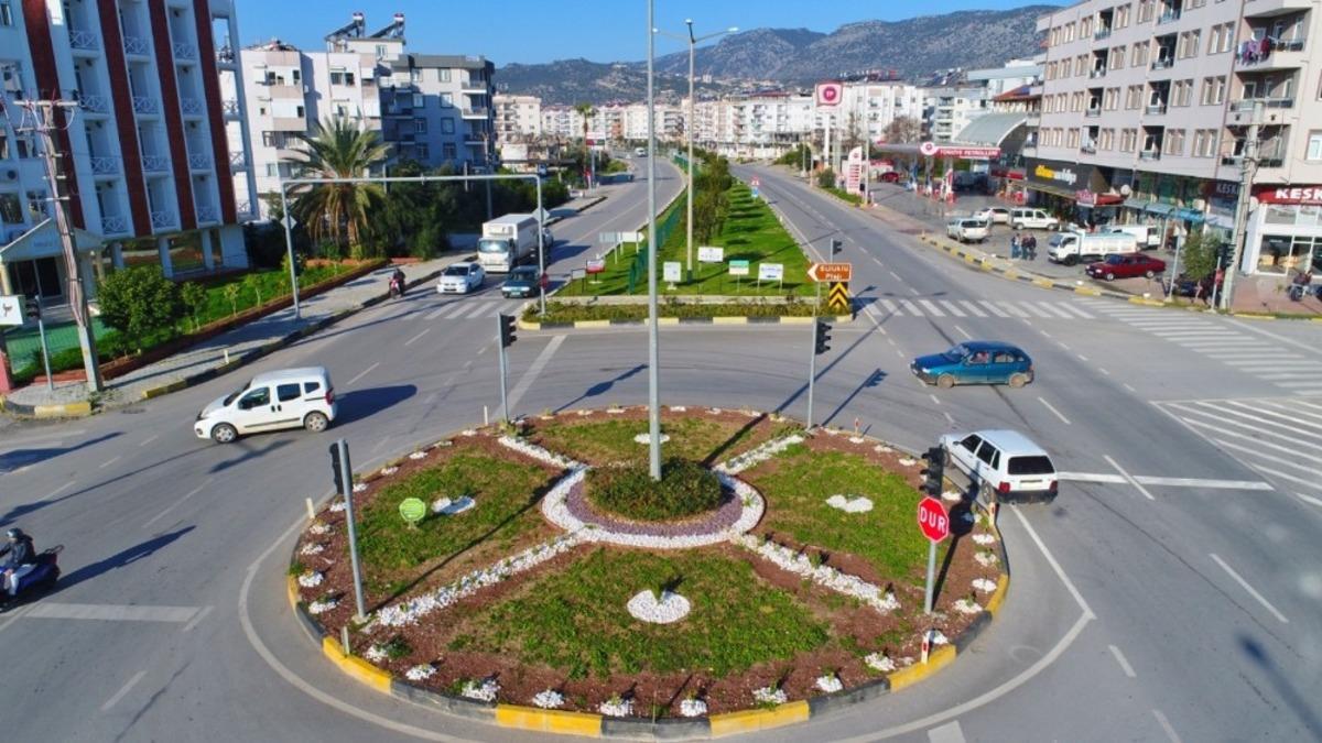 Demre&rsquo;ye 40 bin mevsimlik &ccedil;i&ccedil;ek