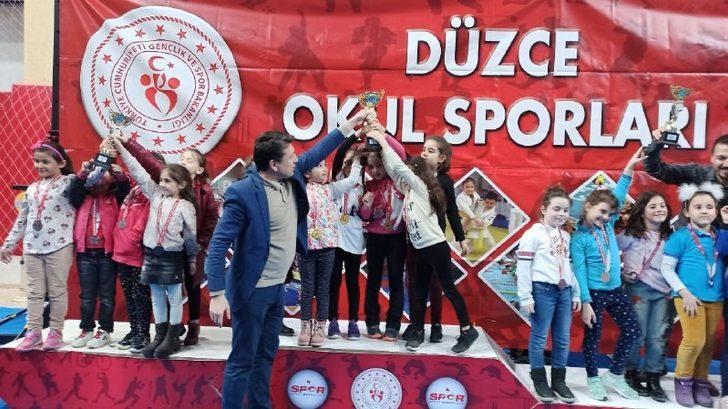 Valilik Kupası şampiyonları ödüllendirildi G3