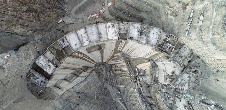 Türkiye'nin birinci, dünyanın ise üçüncü en yüksek barajı Yusufeli Barajı'nın dörtte üçü tamamlandı G4