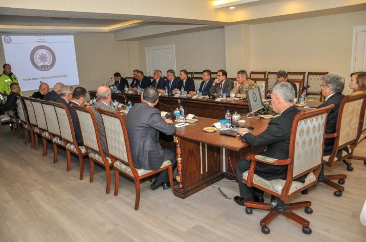 Van&rsquo;da otob&uuml;s kazalarının &ouml;nlenmesine y&ouml;nelik toplantı