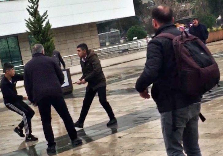 Samsun'da adliye çıkışı bıçaklı kavga G2