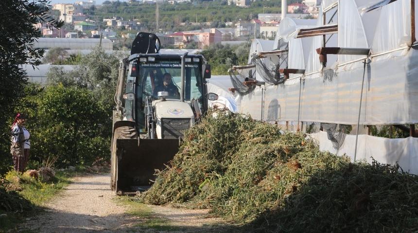 Erdemli&rsquo;de tarım arazileri temizlendi