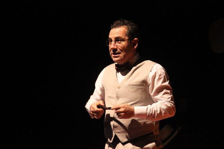 Ferhat Göçer müzikal tiyatro ile sevenlerinden tam not aldı G3