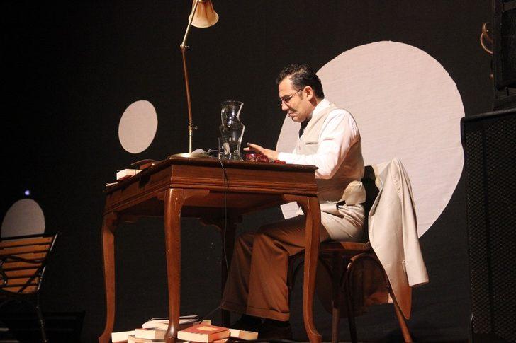 Ferhat Göçer müzikal tiyatro ile sevenlerinden tam not aldı G5