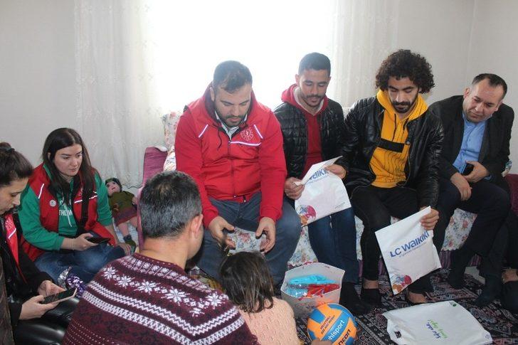 Minik Meryem’e moral oldular G3