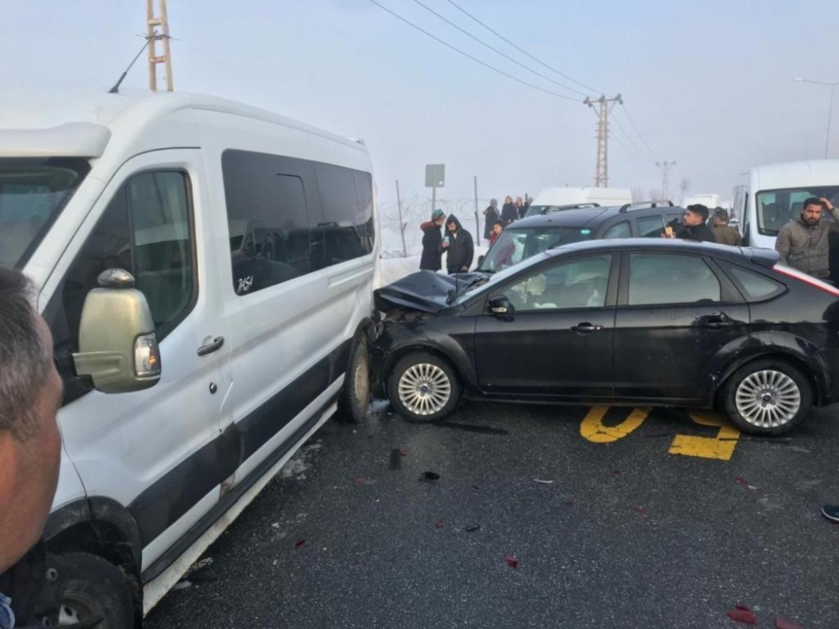 Van&rsquo;da zincirleme kaza: 5 yaralı