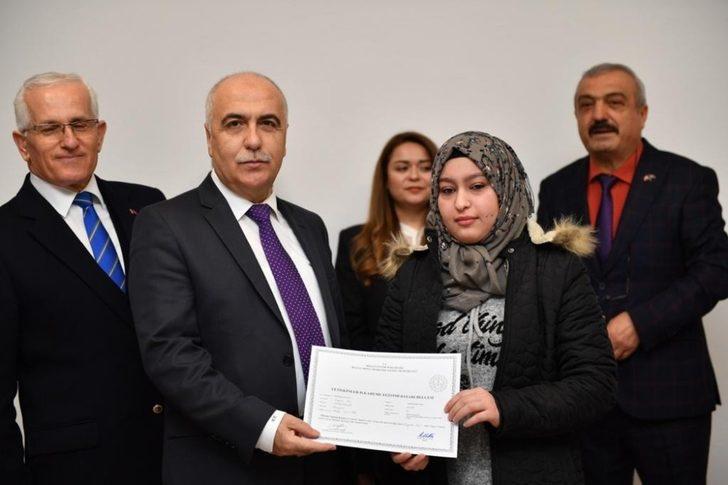 2019 yılında bin 942 kursiyer okuma-yazma öğrendi G1