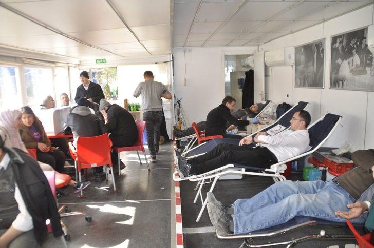 Afyonkarahisarlı vatandaşlar kan bağışına ilgisiz kalmadı G1