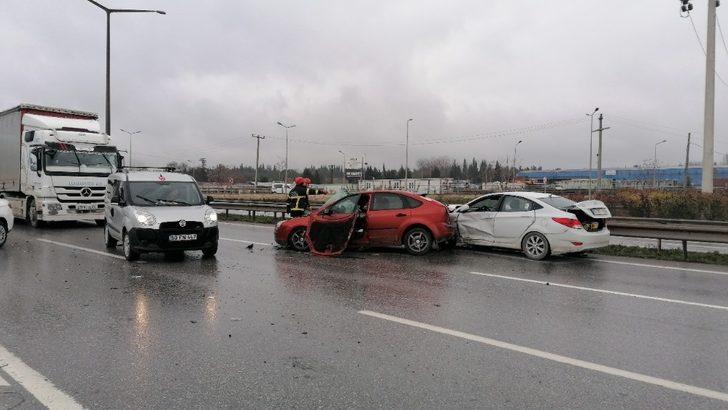 Gebze'de zincirleme trafik kazası: 4 yaralı G4