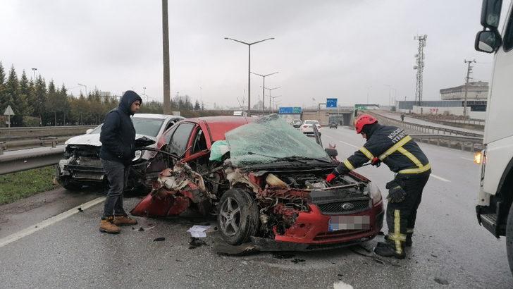 Gebze'de zincirleme trafik kazası: 4 yaralı G5