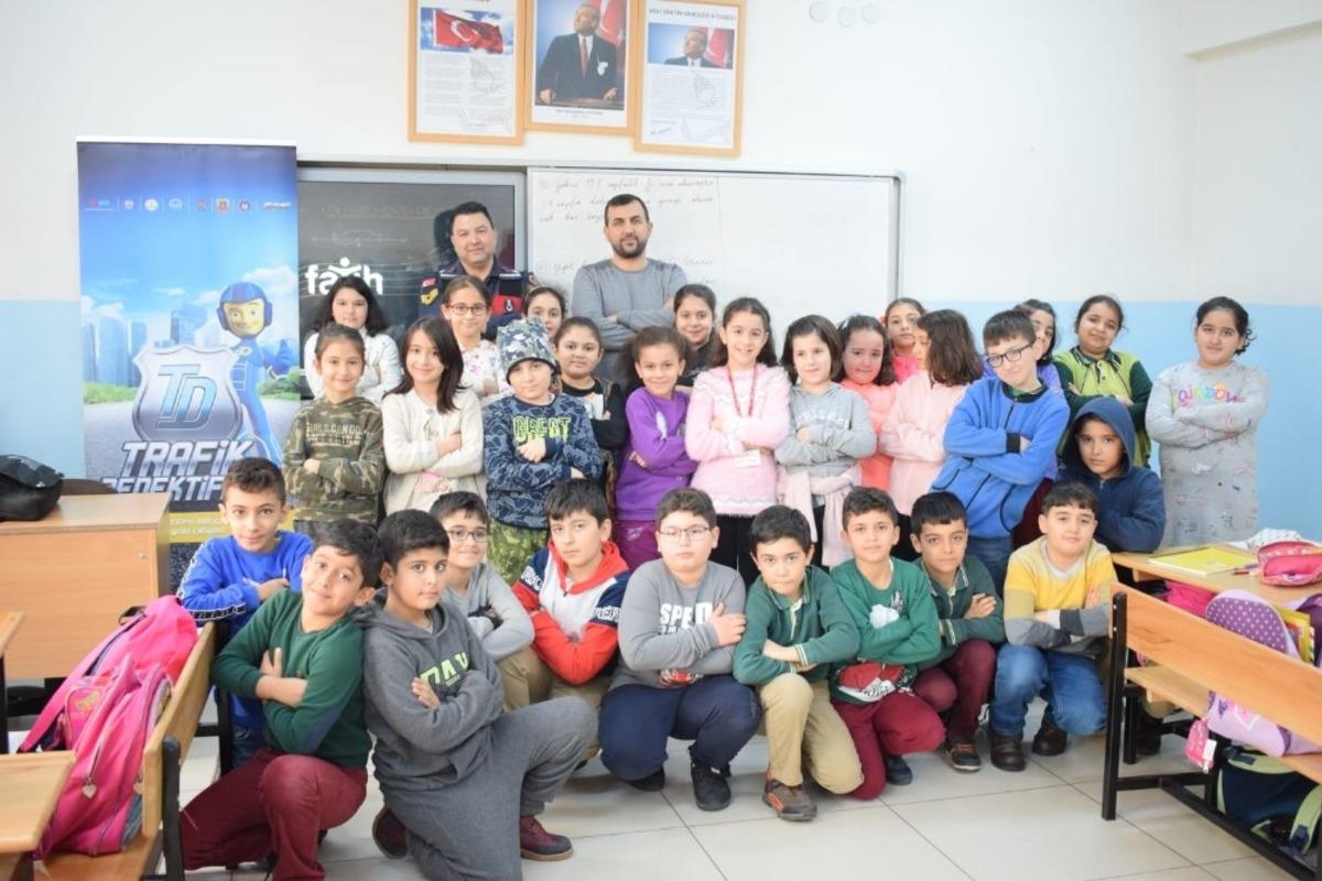 &Ccedil;ocuklara trafik eğitimi verildi