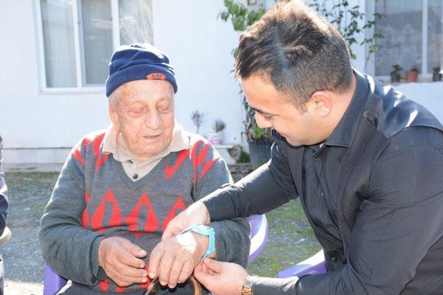 Köyceğiz’de Alzheimer hastalarına elektronik saat