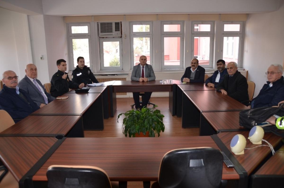 Otob&uuml;s kazalarının &ouml;nlenmesi i&ccedil;in toplandılar
