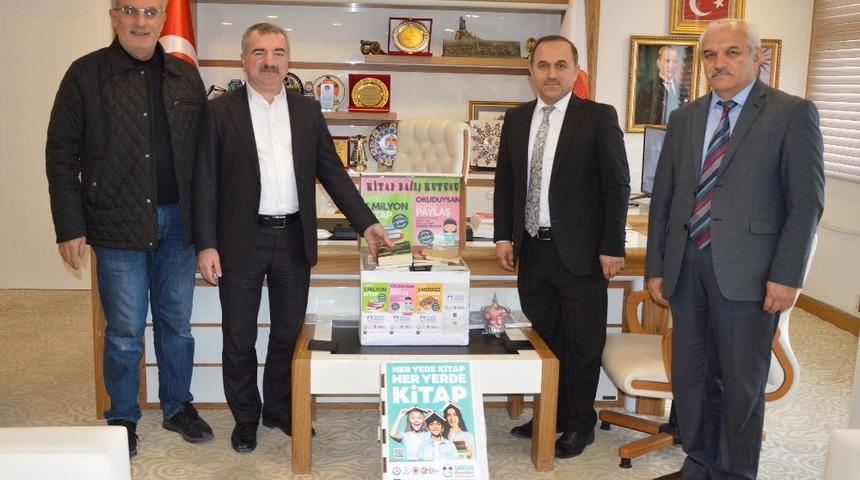 Her Yere Kitap, Her Yerde Kitap