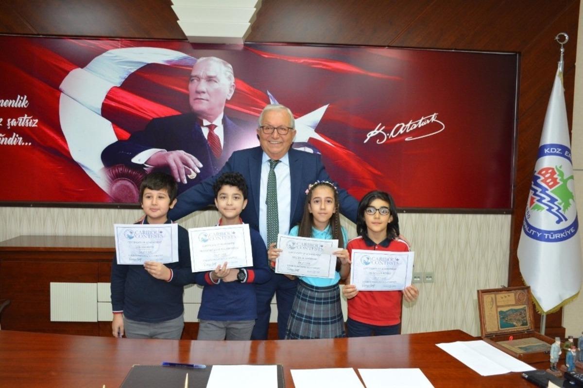 Posbıyık d&uuml;nya birincileri kutladı