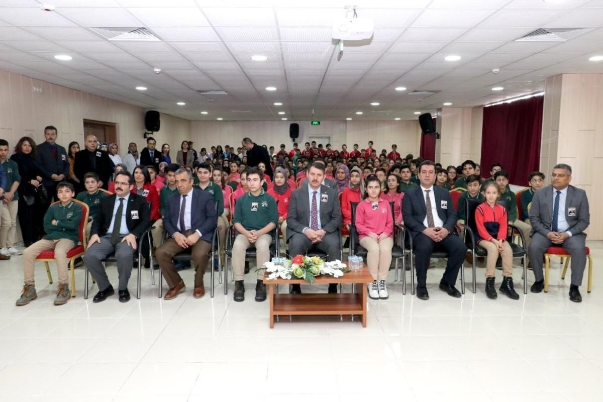 Merhum Sivas Valisi Kemelek anıldı