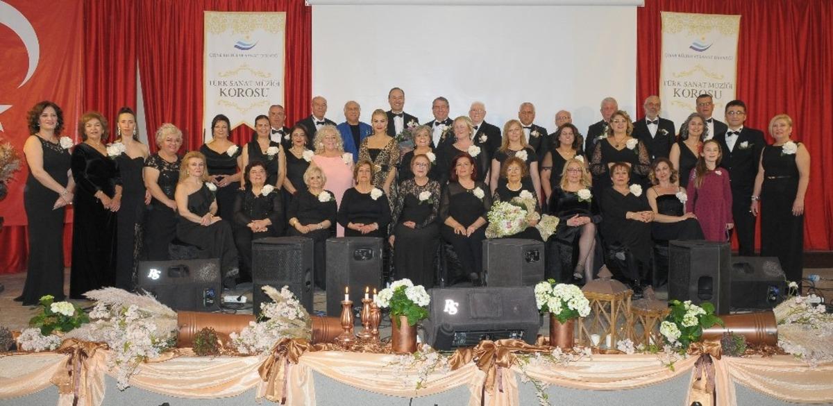 25. yıllarını "G&ouml;n&uuml;l &Ccedil;i&ccedil;ekleri" &ouml;zel konseri ile kutladılar