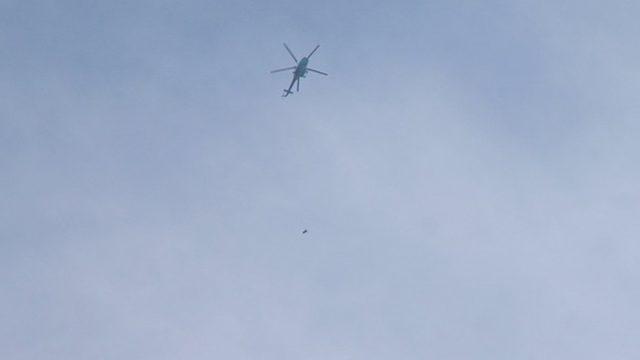 Suriye ordusuna helikopterler İdlib'i bombalıyor