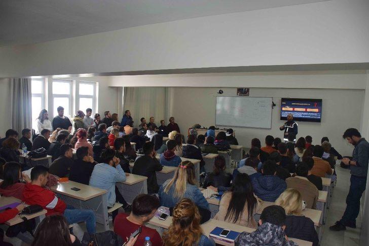 Ortaca’da üniversitelilere uyuşturucu semineri G3