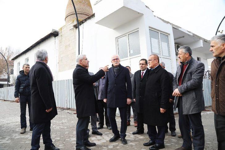 Vakıflar Genel Müdürü Ersoy, zarar gören eserleri inceledi G2