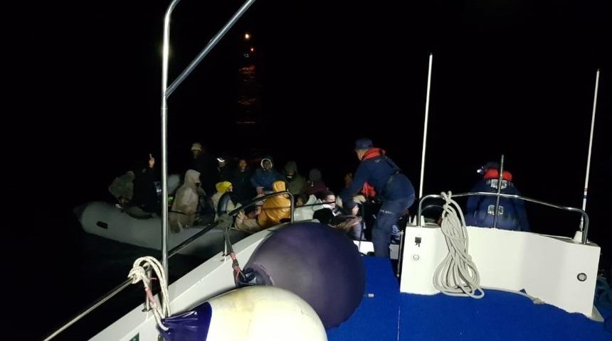 Bir lastik botta 36 kişi