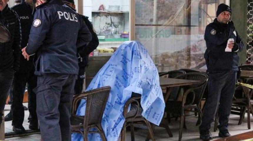 Dinlenmek i&ccedil;in oturdu, uzun s&uuml;re hareketsiz kalınca... Şaşkına &ccedil;eviren &ouml;l&uuml;m