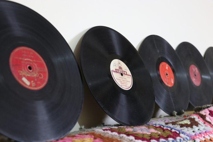 Tokatla başlayan plak koleksiyonuna gözü gibi bakıyor G5