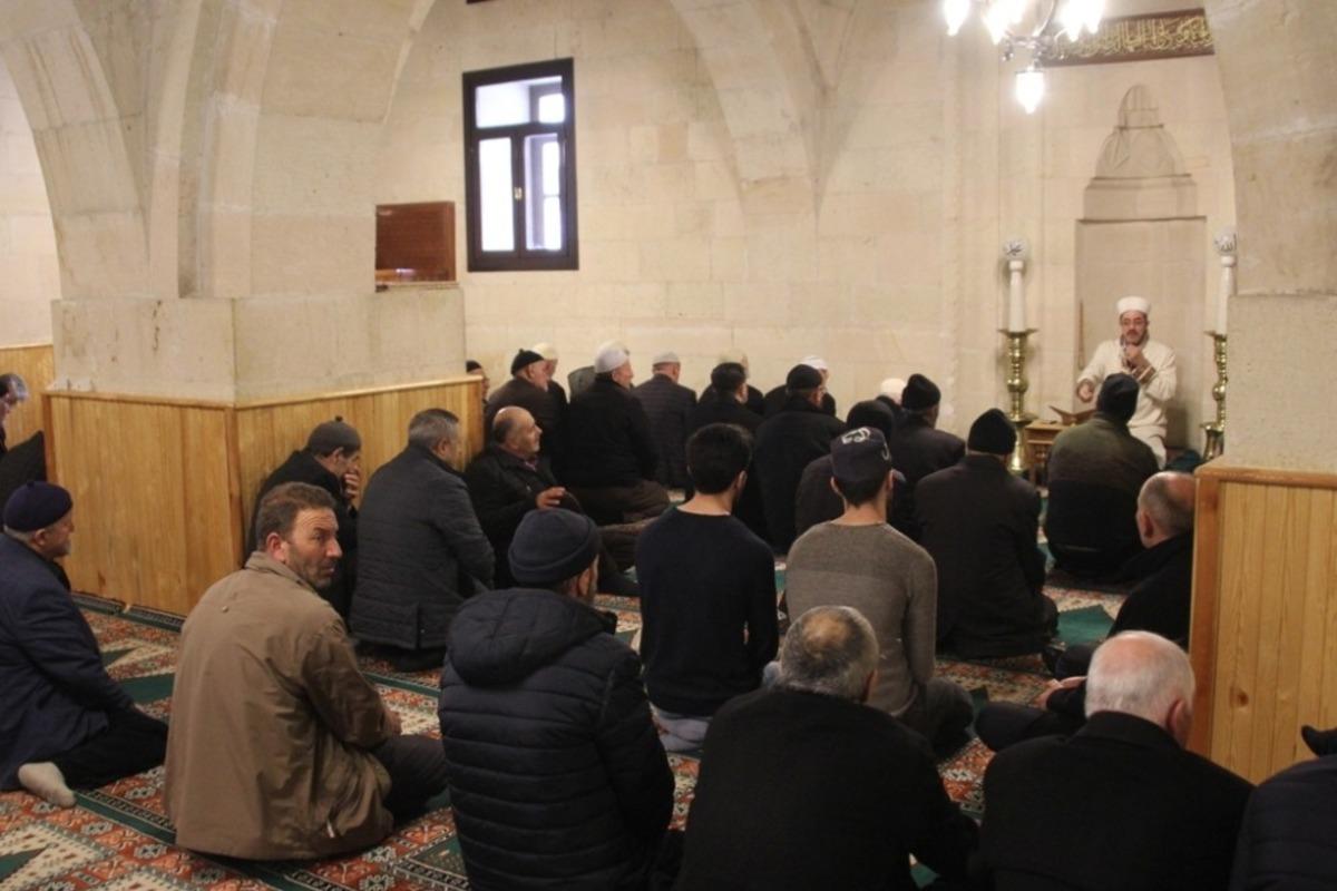 Tarihi camilerde şehitler i&ccedil;in mevlit okutuldu