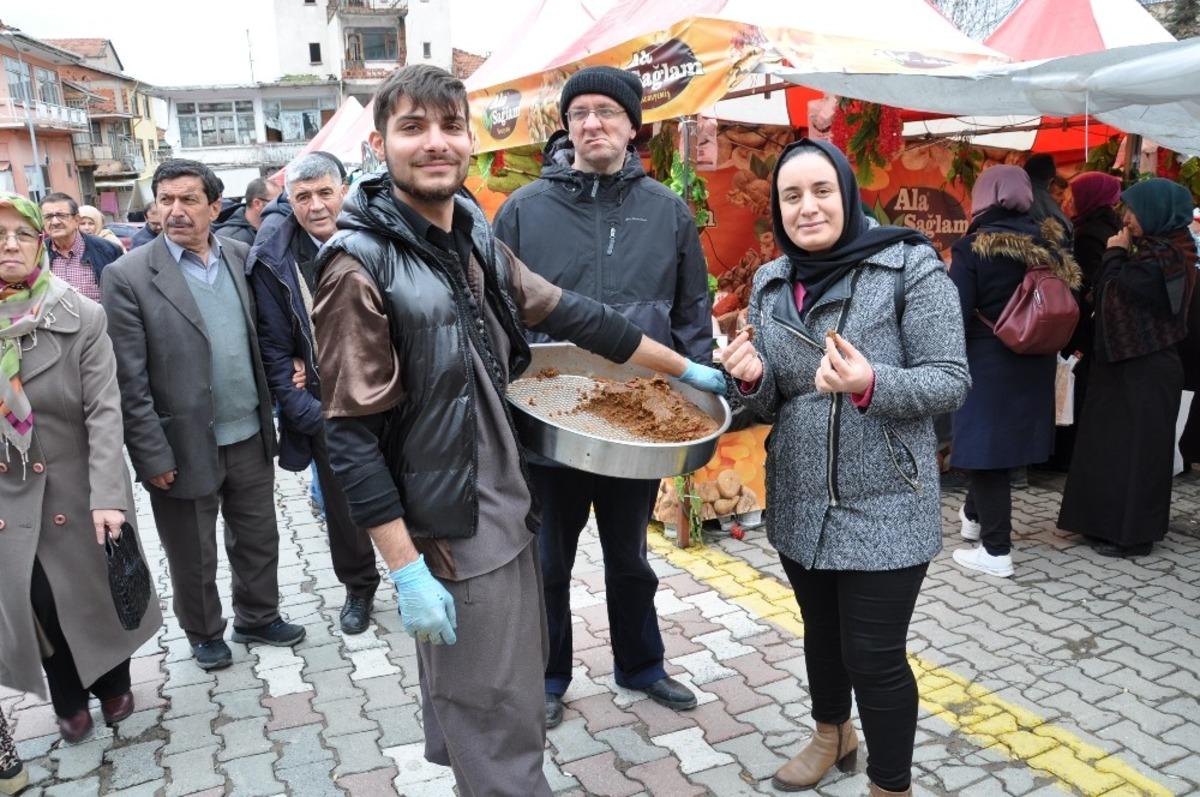 Simav&rsquo;da Gaziantep&rsquo;in y&ouml;resel &uuml;r&uuml;nleri tanıtıldı