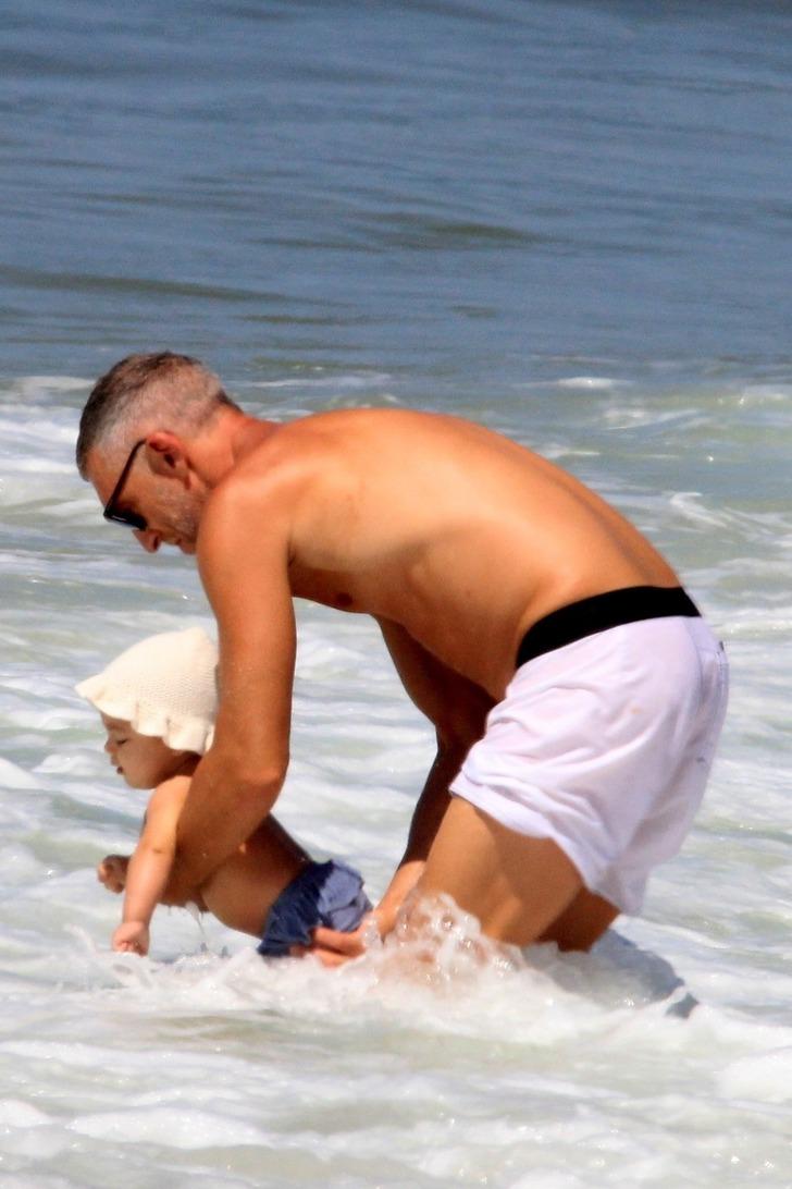 30 yaş farkı mutluluklarına engel olmadı  G2