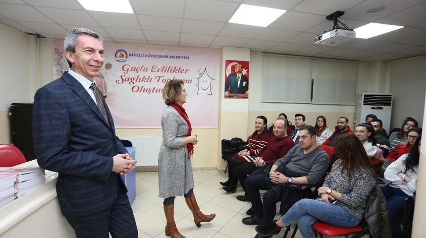 Denizli B&uuml;y&uuml;kşehir Belediyesinin &lsquo;Evlilik Okulu&rsquo; 8 yaşında