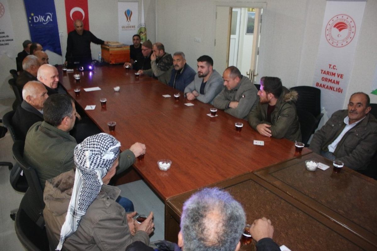 Uludere&rsquo;de arıcılık kursuna yoğun ilgi