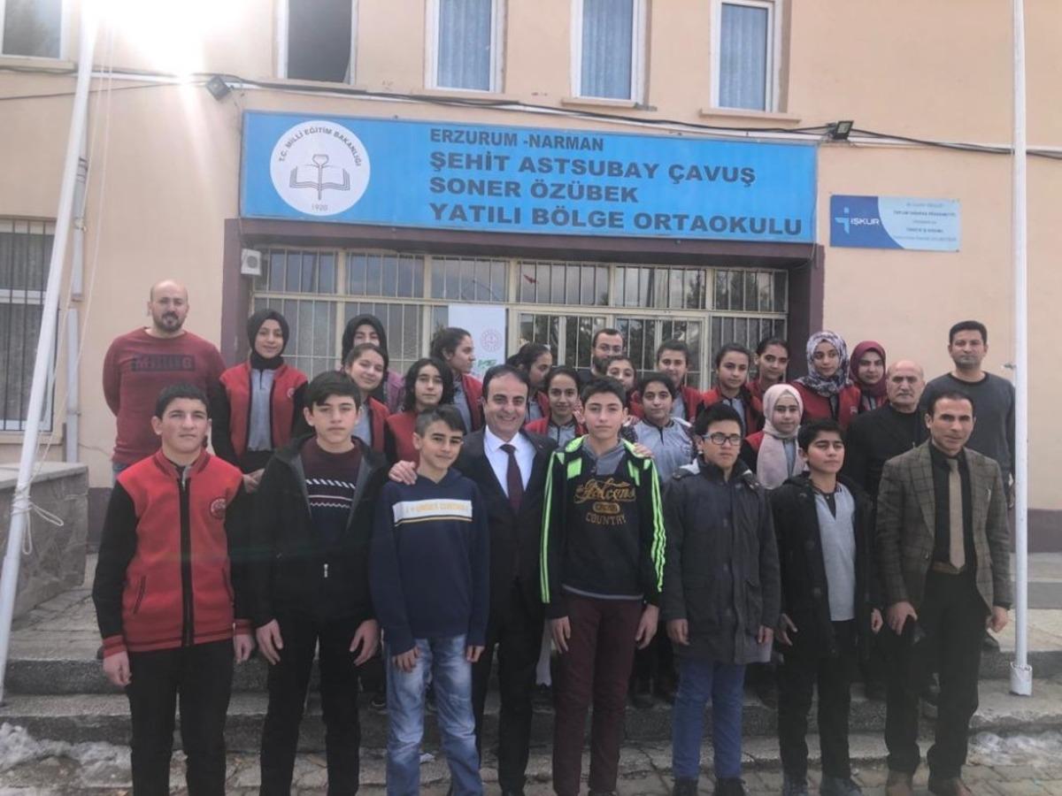 2 bin 200 &ouml;ğrenciye karne hediyesi dağıttılar